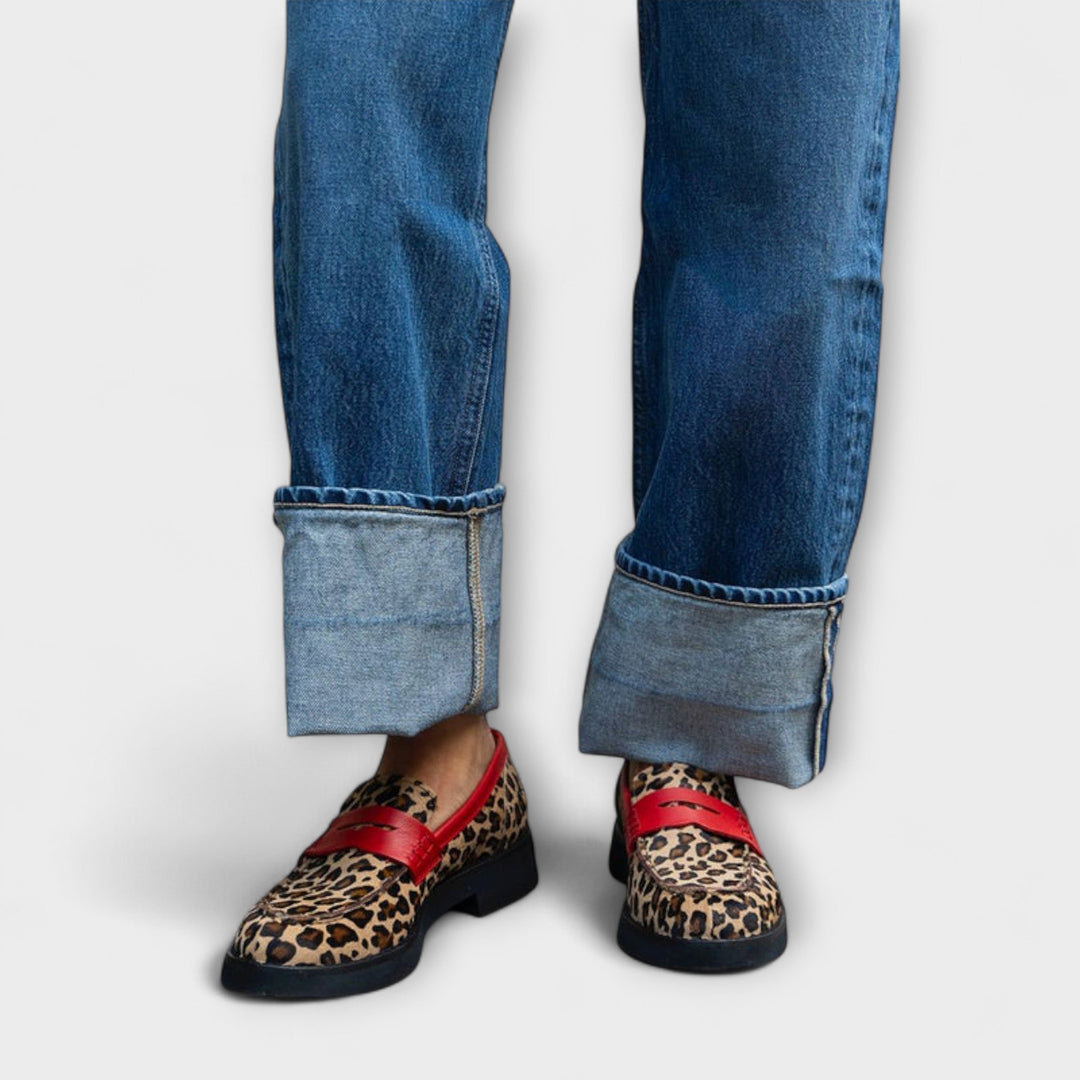 Liora β Elegant round leopard print design for a bold style