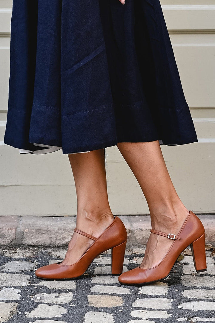 Caella™ | Elegant sandals with straps and compact heel, perfect for any occasion