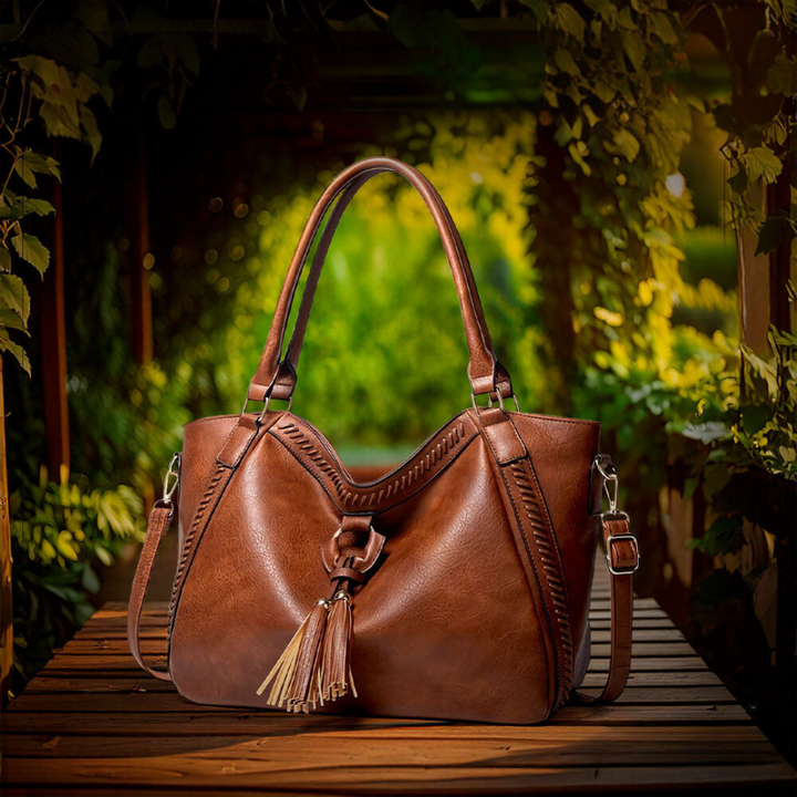 Lydia | Classic and Chic Shoulder Bag